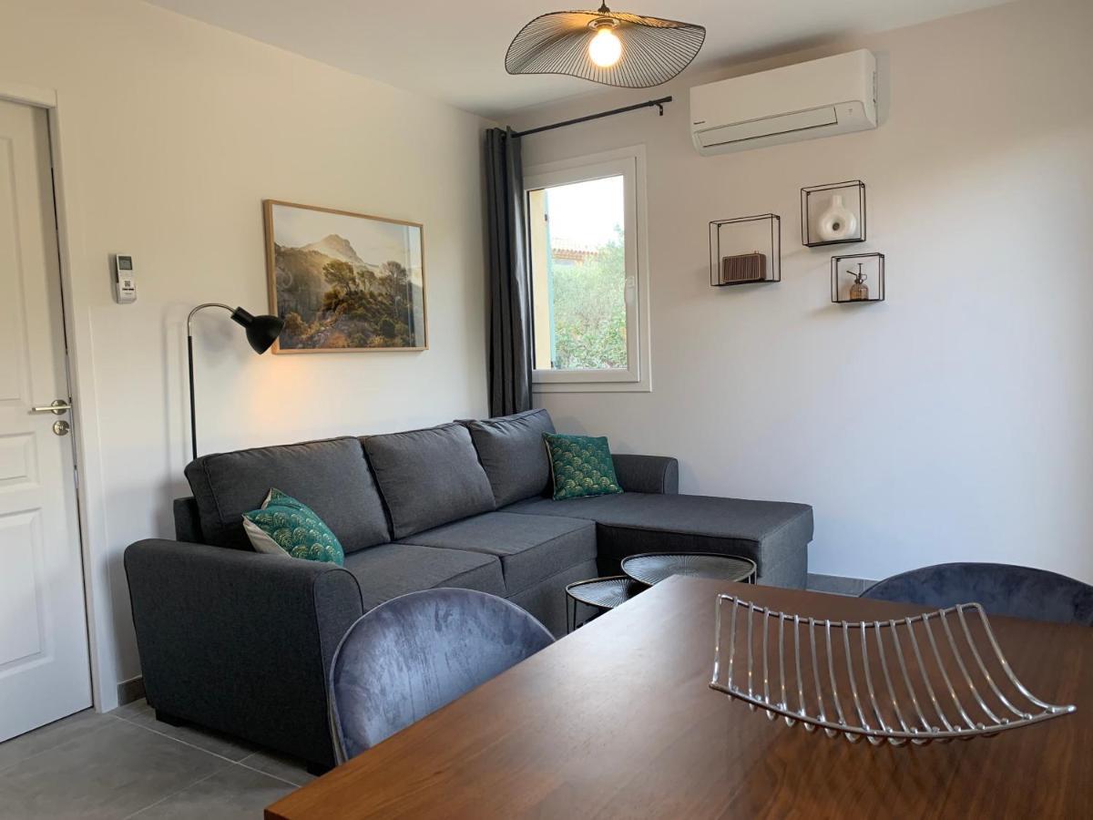 キュキュロン Le Cabanon De Livia Avec Piscine Priveeヴィラ エクステリア 写真
