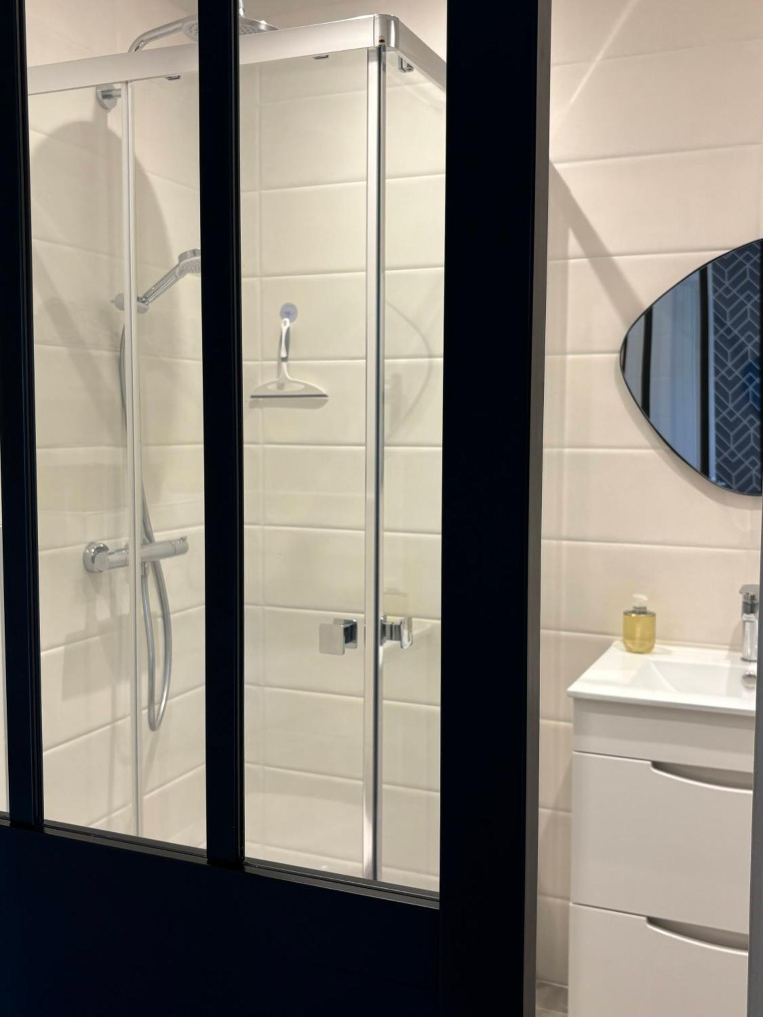 キュキュロン Le Cabanon De Livia Avec Piscine Priveeヴィラ エクステリア 写真